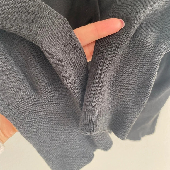 BANANA Republic Black  Silk Button Down Pearl Cardigan Top Size M - Picture 6 of 11